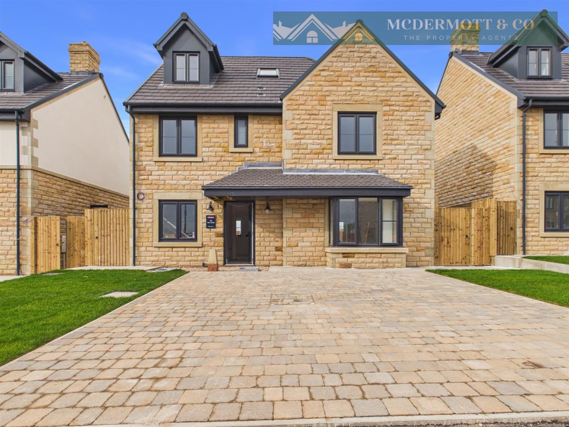 4 bedroom Detached house Under Offer