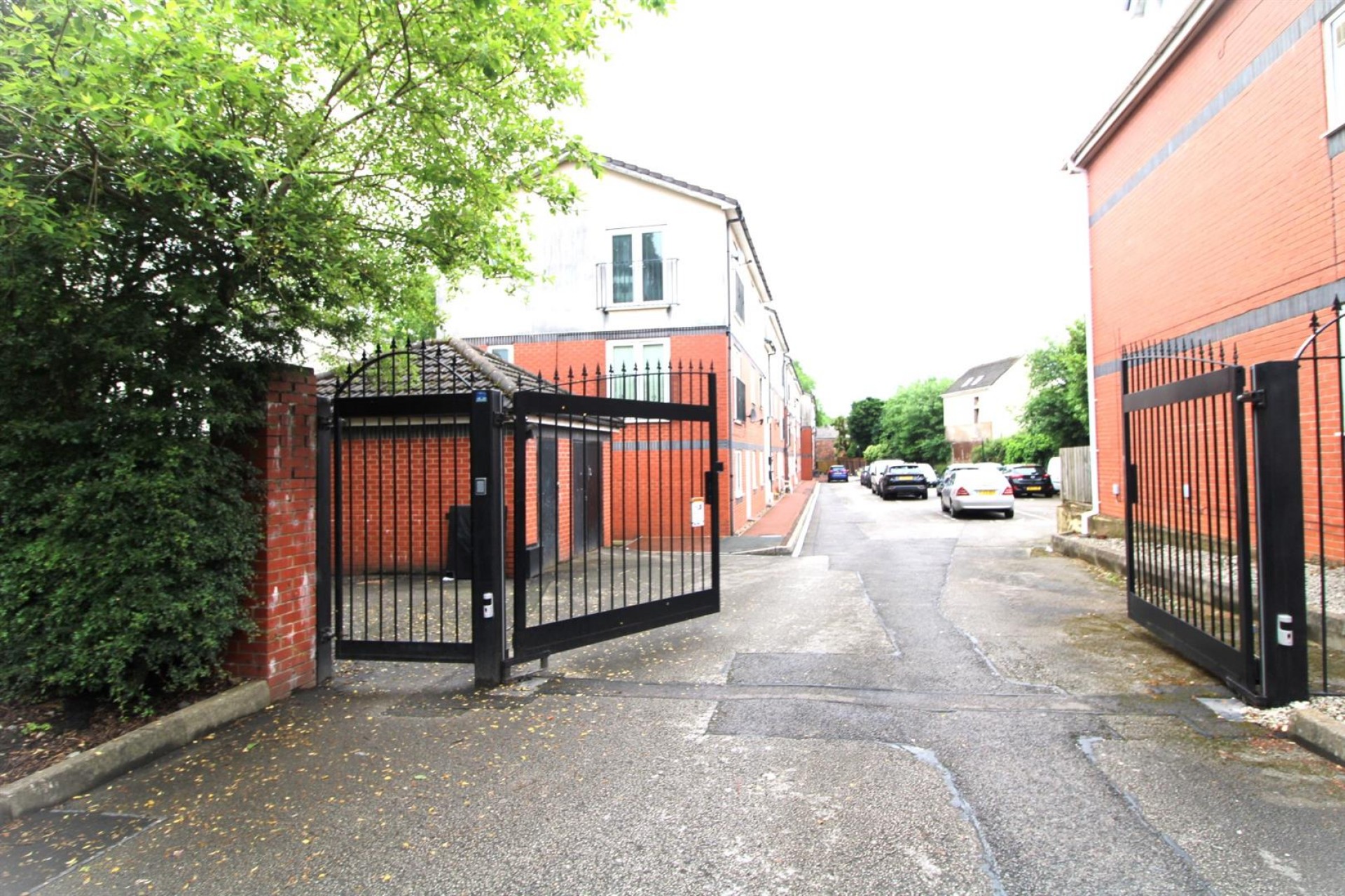 2 bedroom Apartment Under Offer