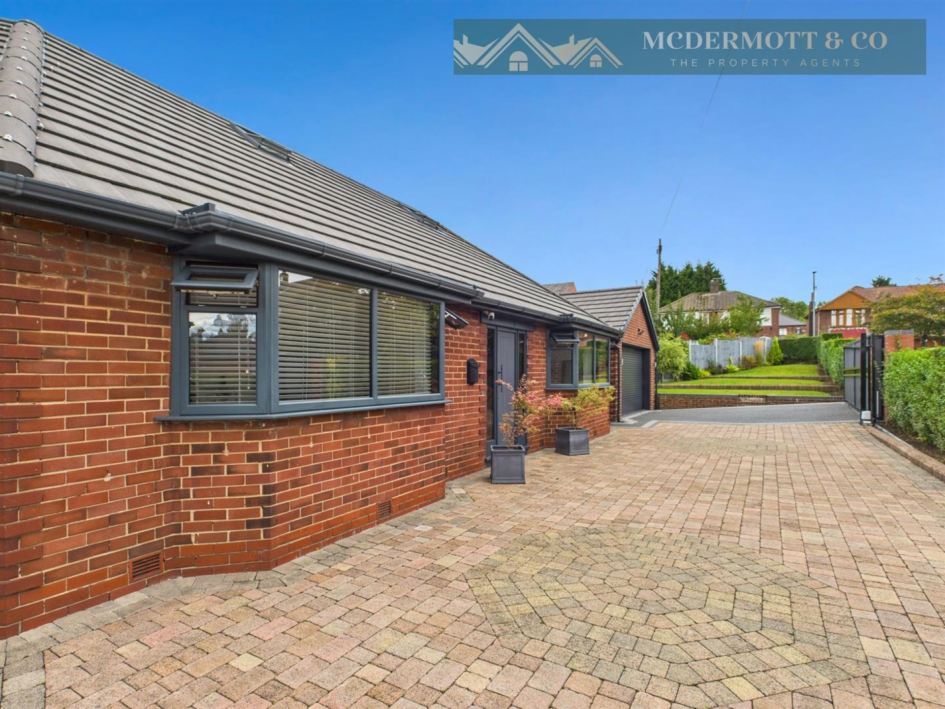 3 bedroom Detached house Under Offer