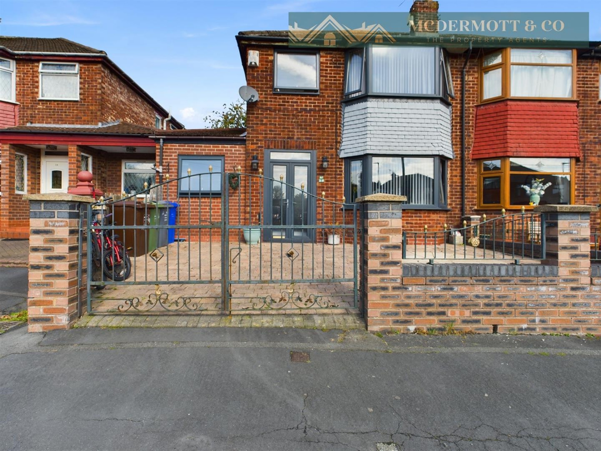 4 bedroom Semi-detached house For Sale