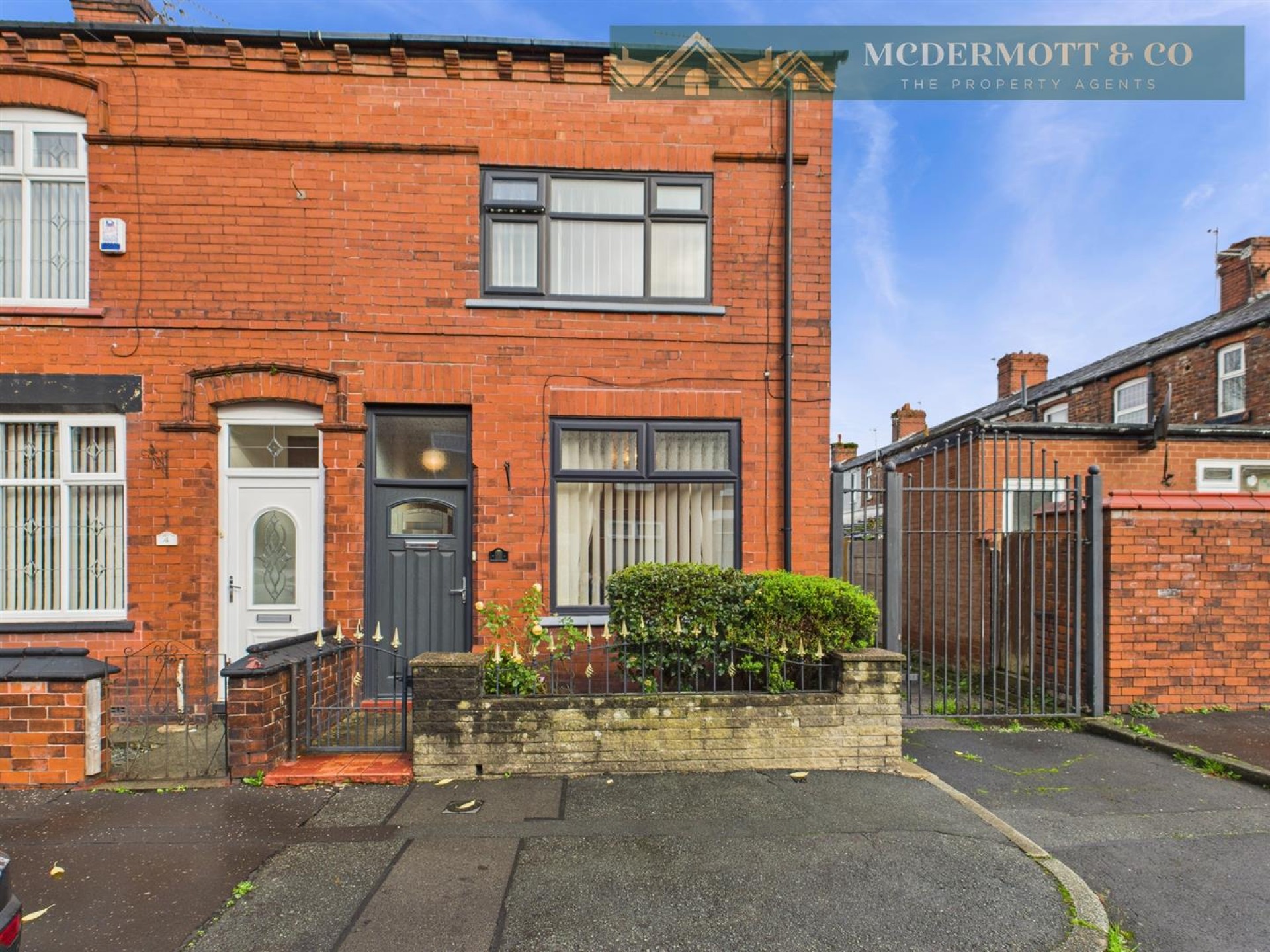 2 bedroom End of terrace house Under Offer