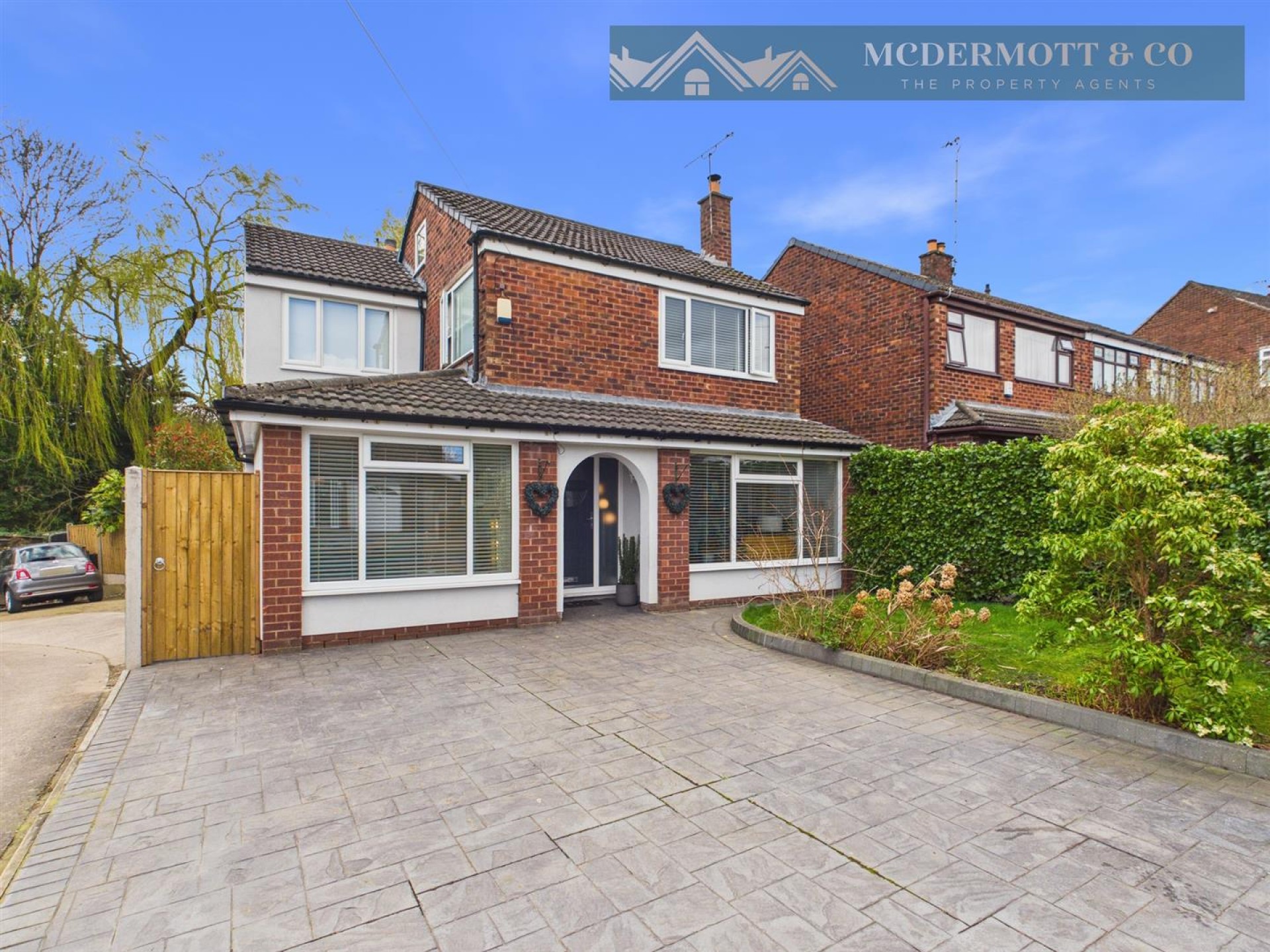 3 bedroom Detached house Under Offer