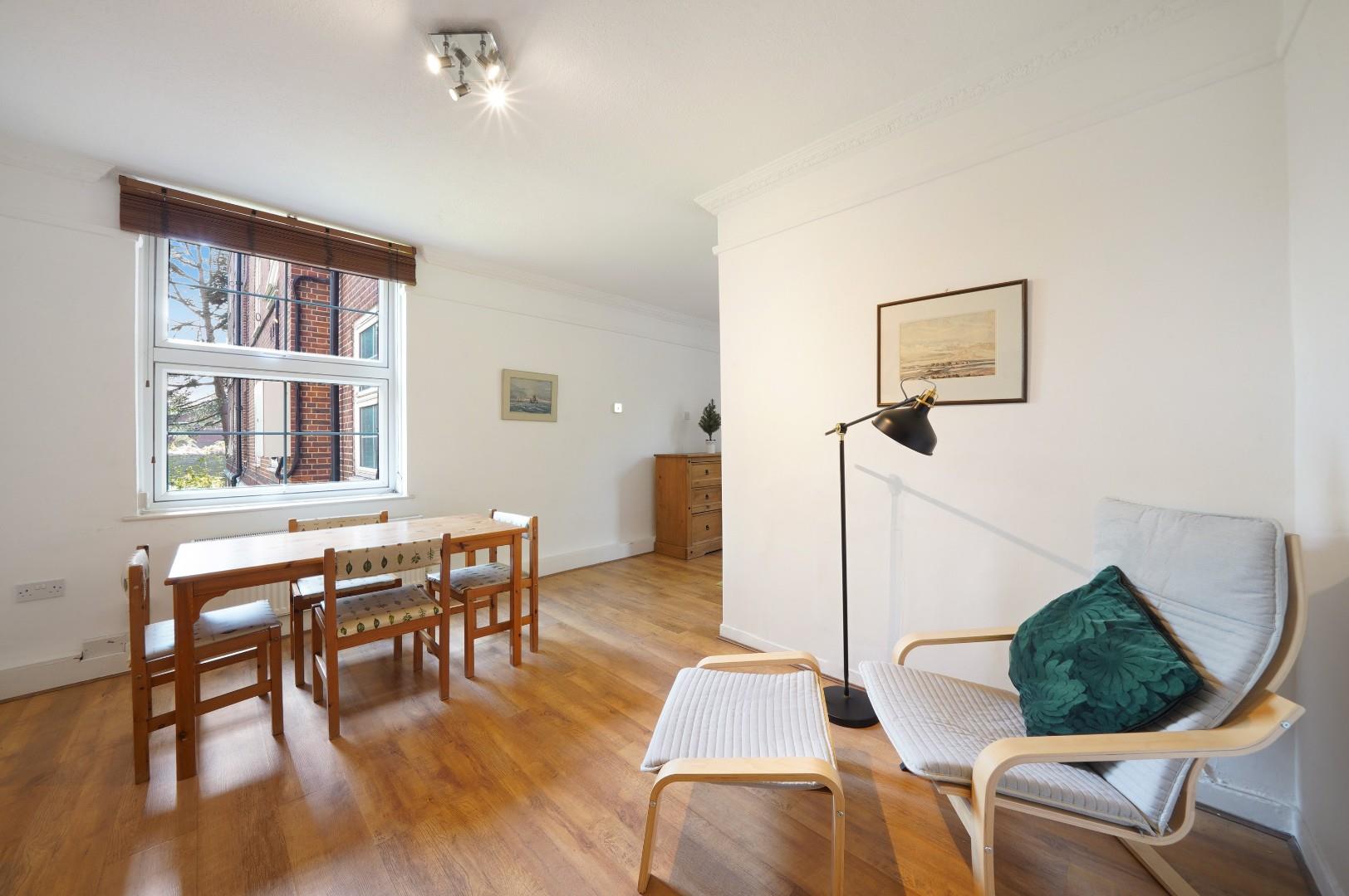2 bedroom Flat Let