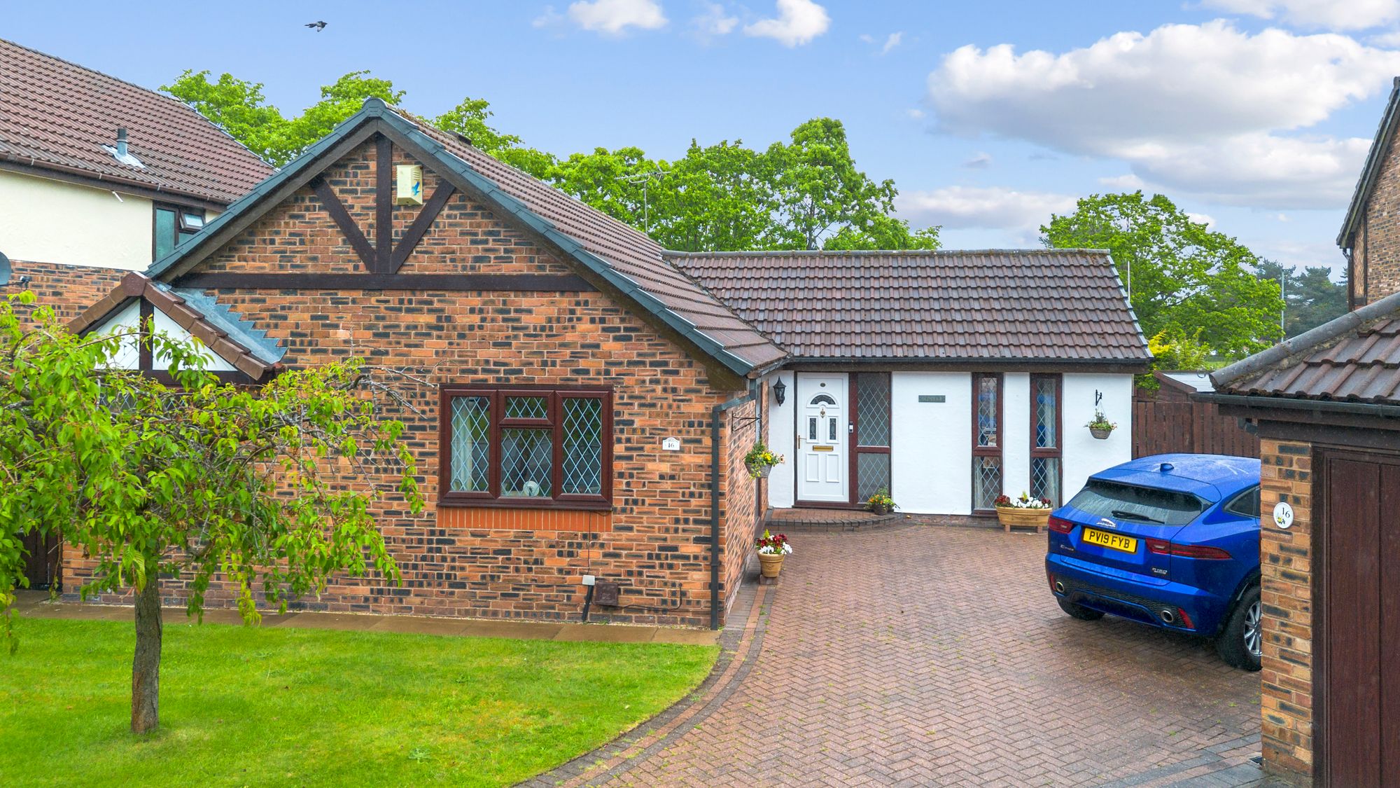 4 bedroom Detached bungalow For Sale