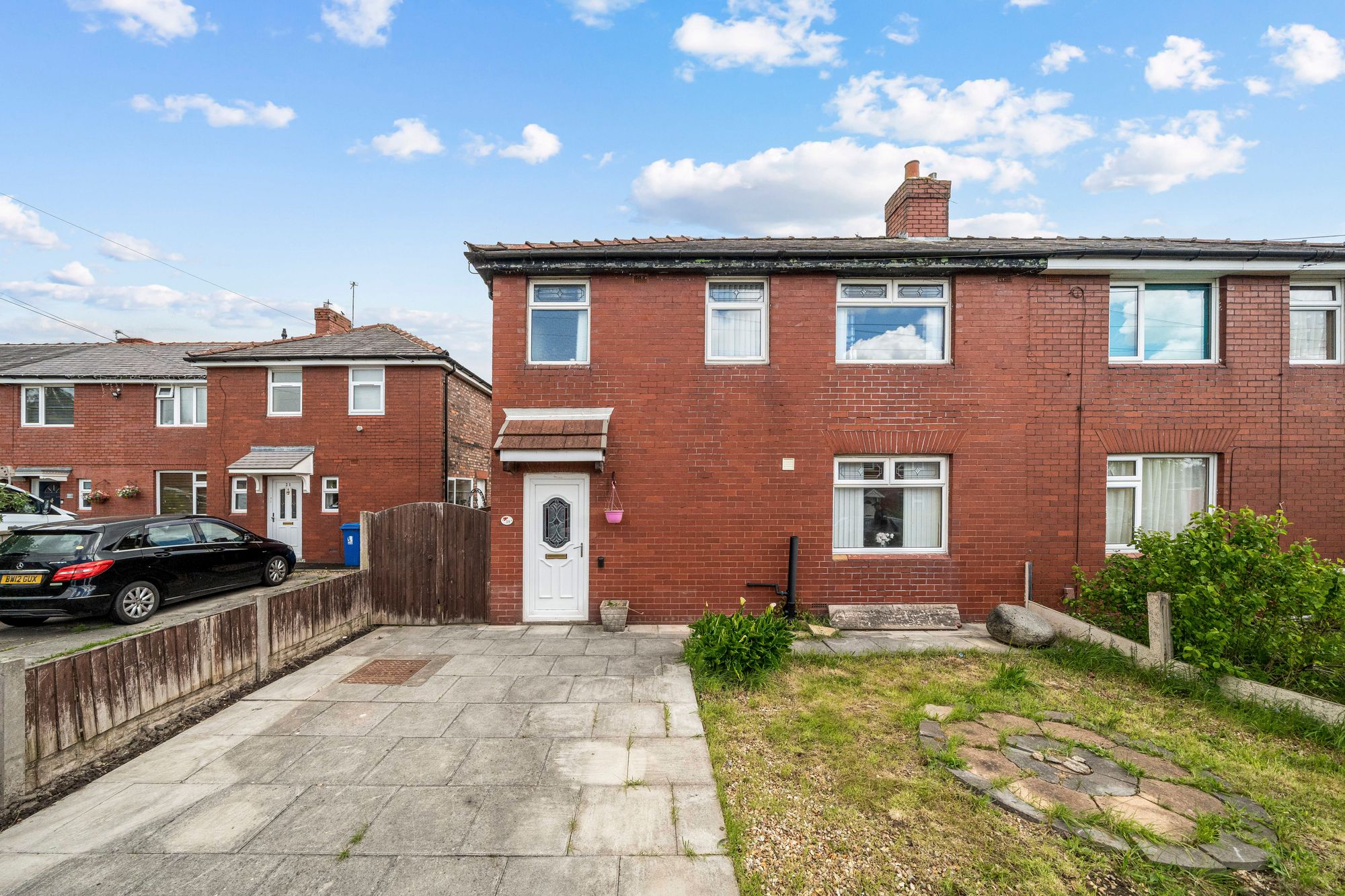 3 bedroom Semi-detached house For Sale