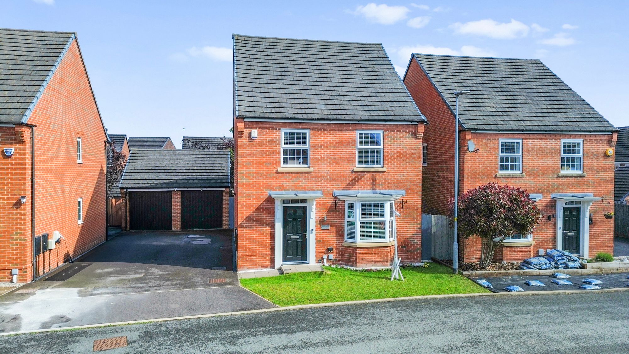 4 bedroom Detached house For Sale
