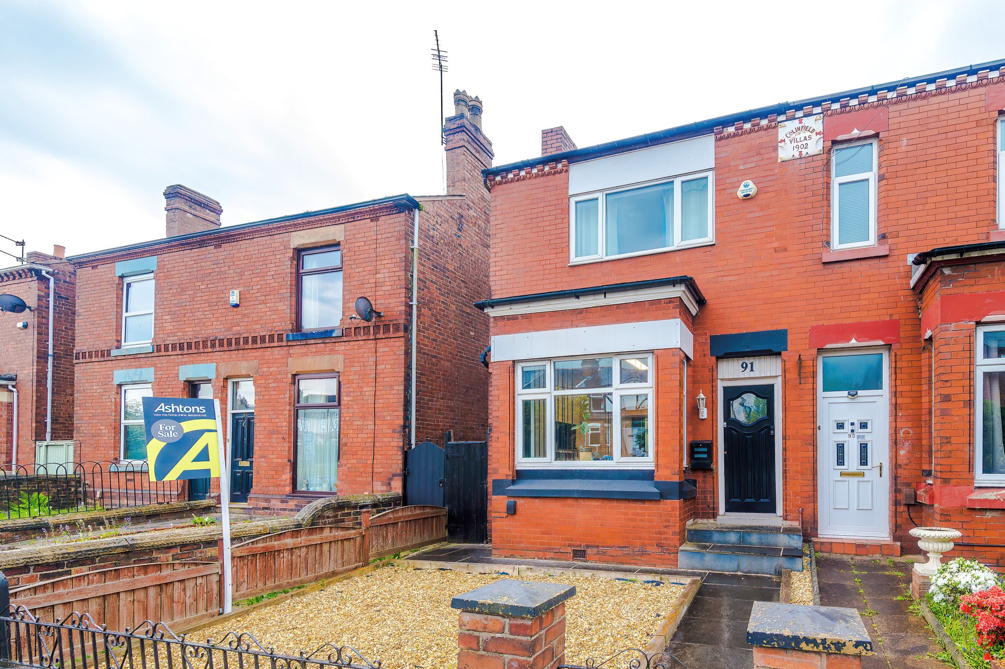 3 bedroom End of terrace house For Sale