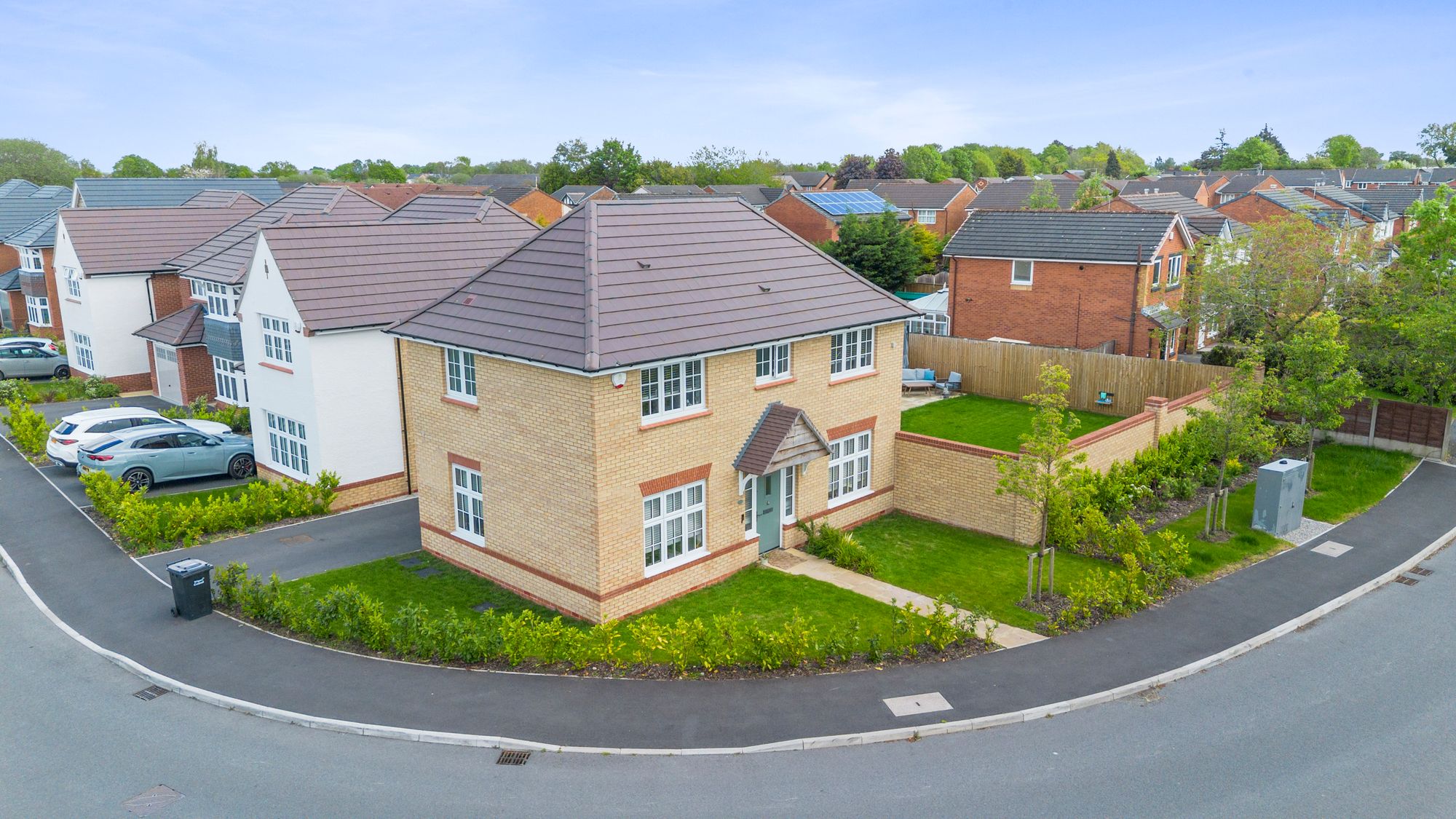 3 bedroom Detached house Under Offer