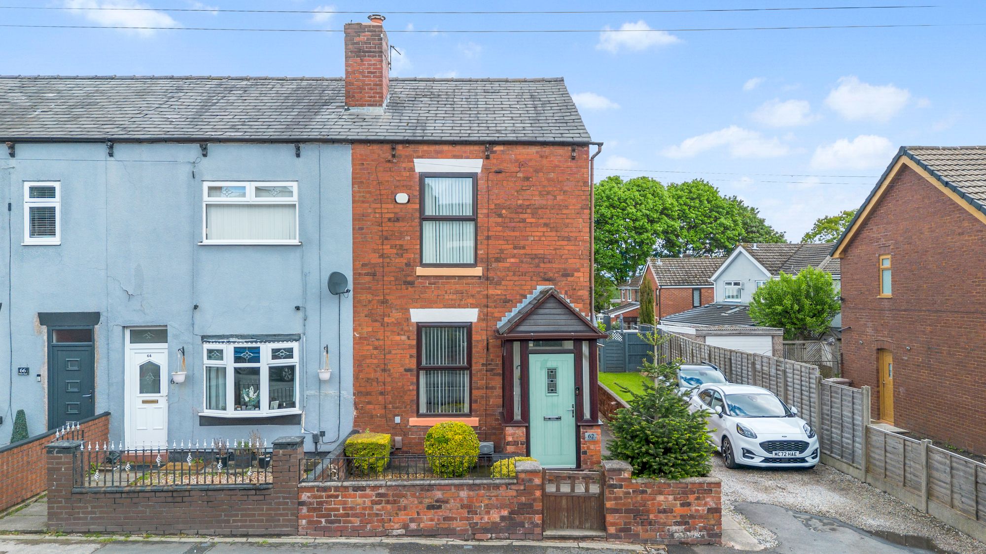 2 bedroom End of terrace house Under Offer