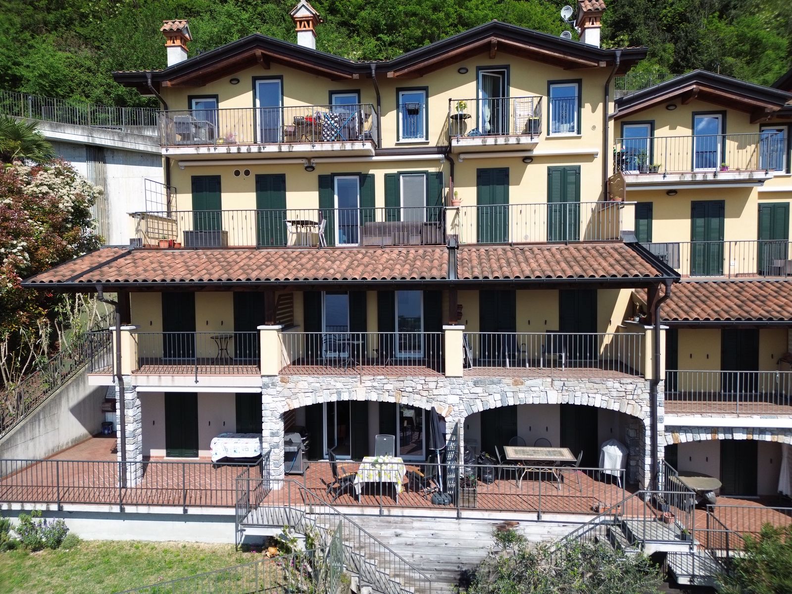 3 bedroom Apartment For Sale