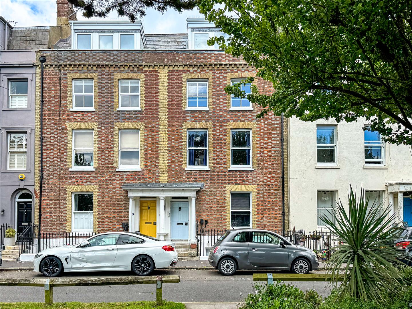 1 bedroom Apartment For Sale