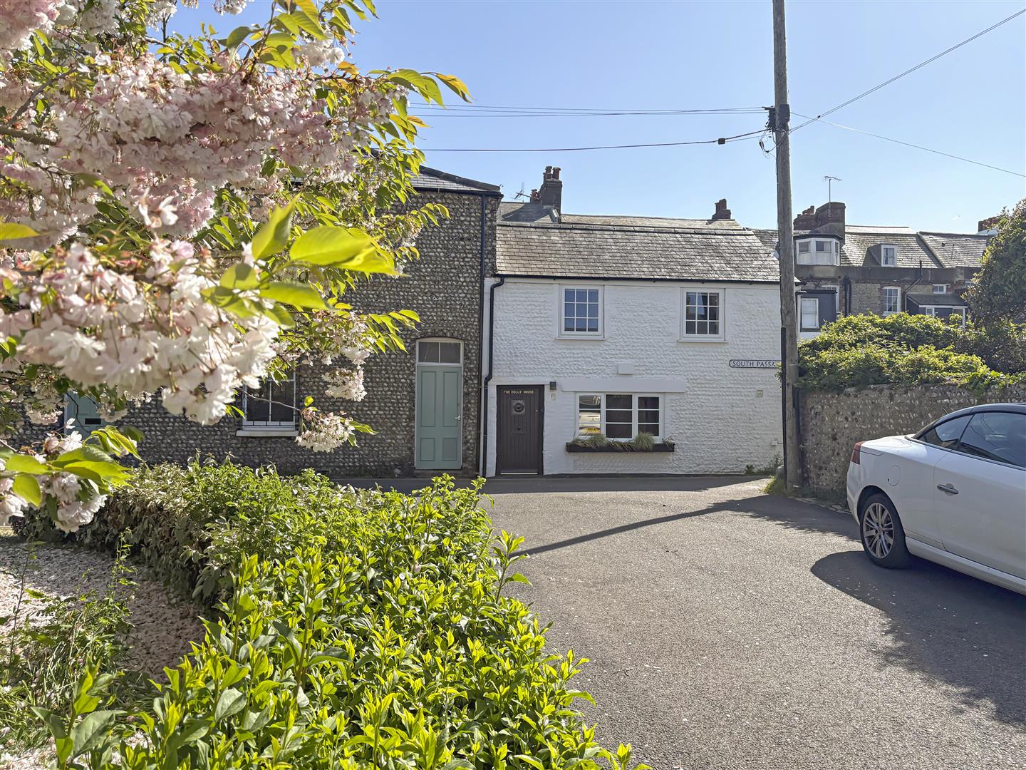 3 bedroom Cottage For Sale