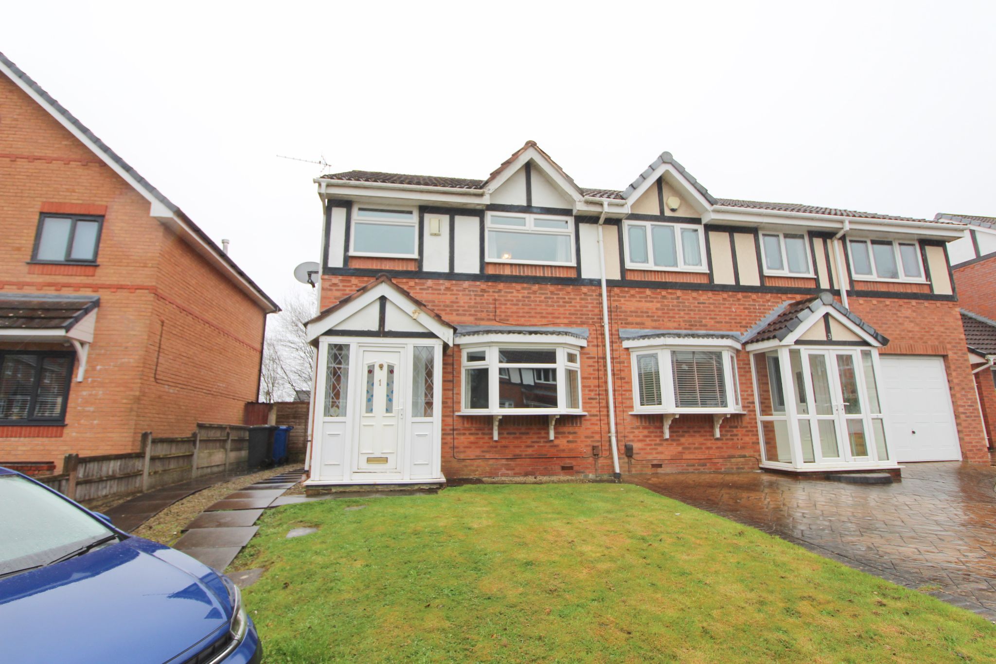3 bedroom Semi-detached house To Let