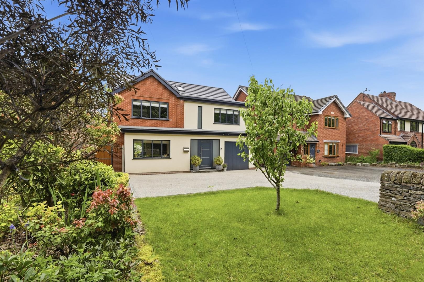 5 bedroom House (unspecified) For Sale