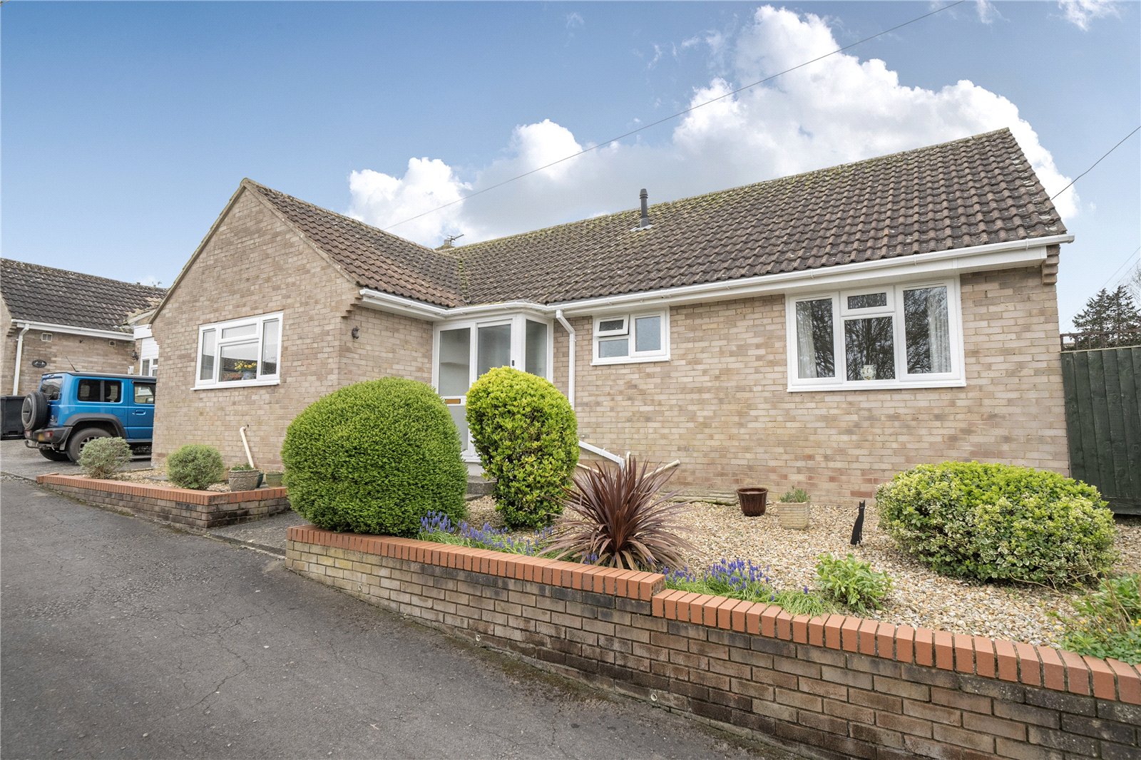 3 bedroom Detached bungalow For Sale