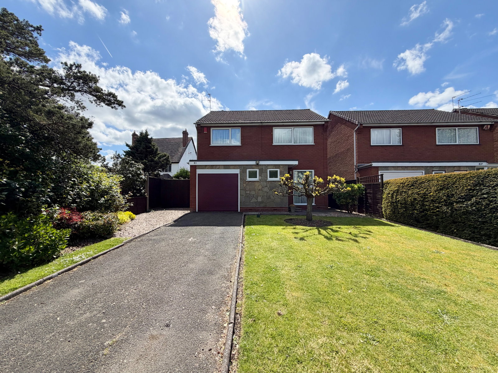 3 bedroom Detached house Under Offer