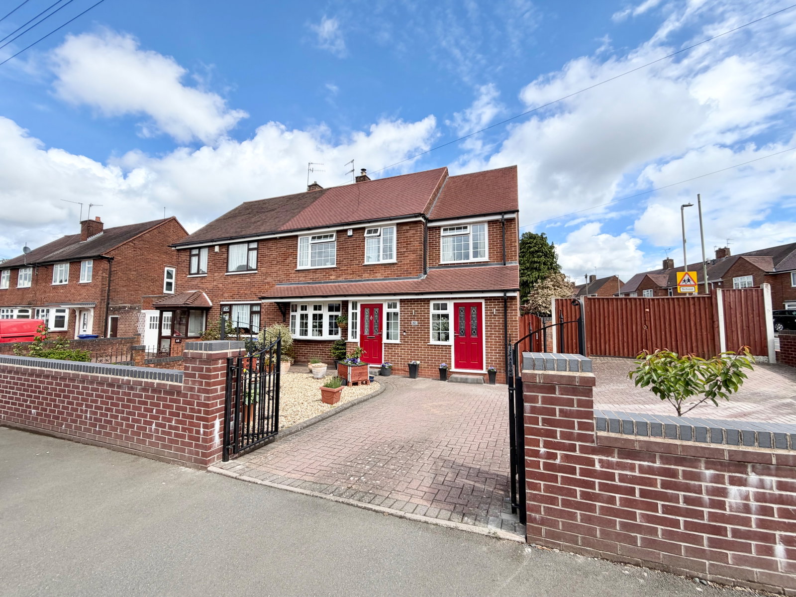 4 bedroom Semi-detached house For Sale