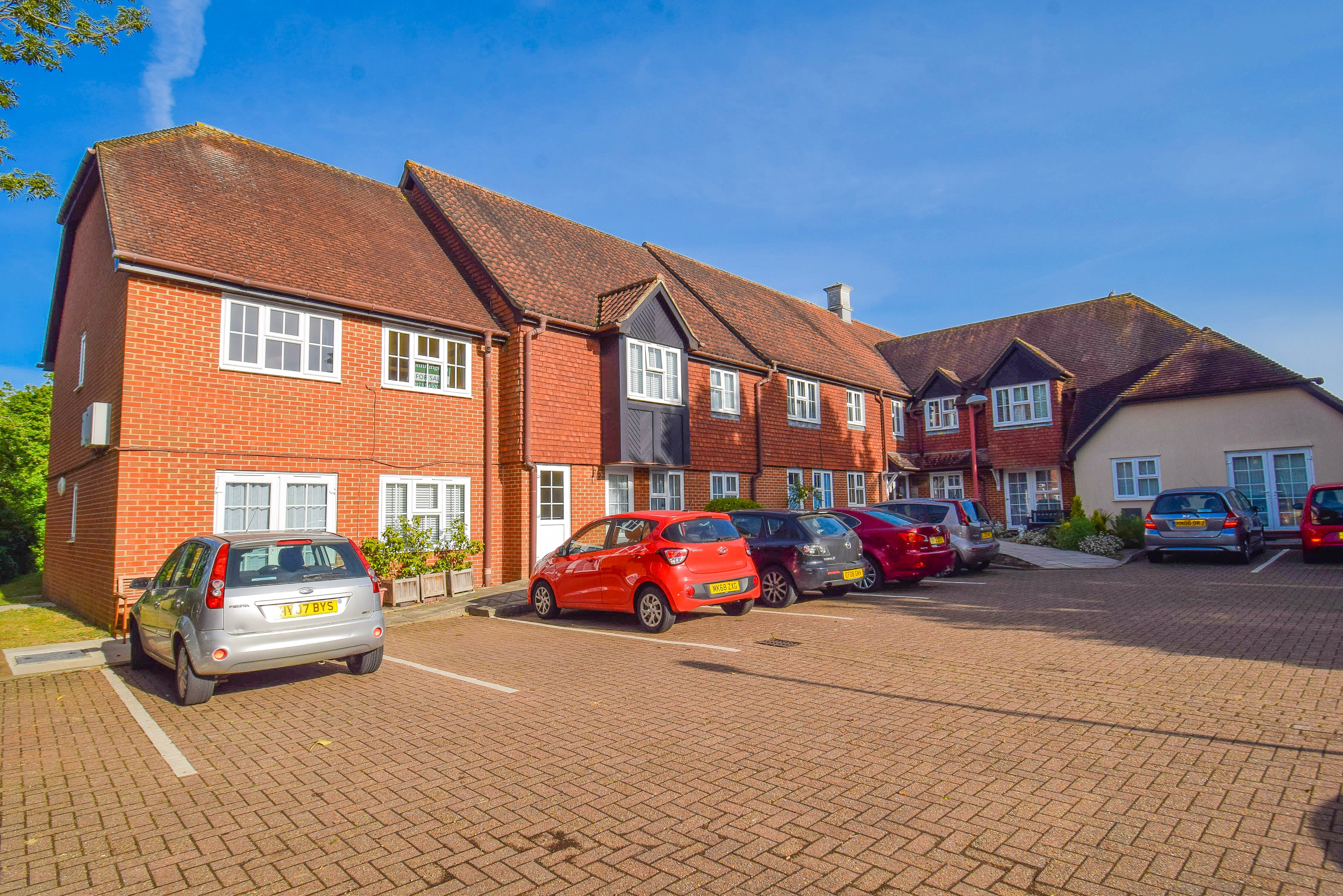 1 bedroom Flat For Sale