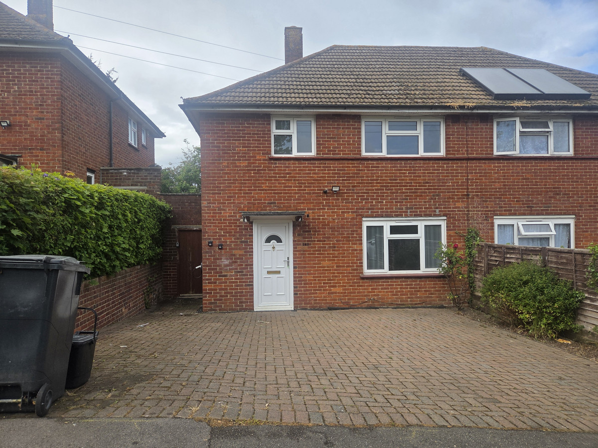 3 bedroom Detached house To Let