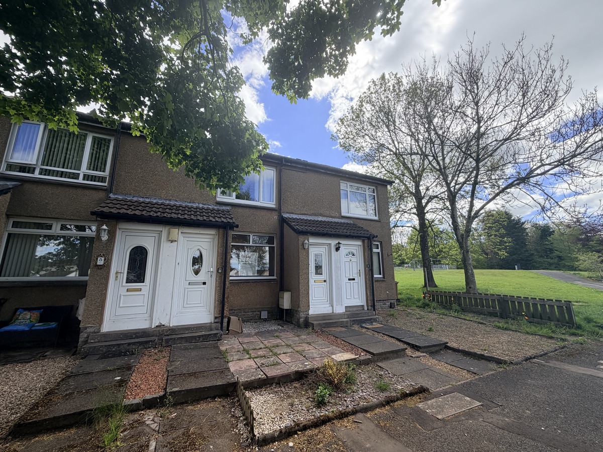 1 bedroom Ground floor flat To Let