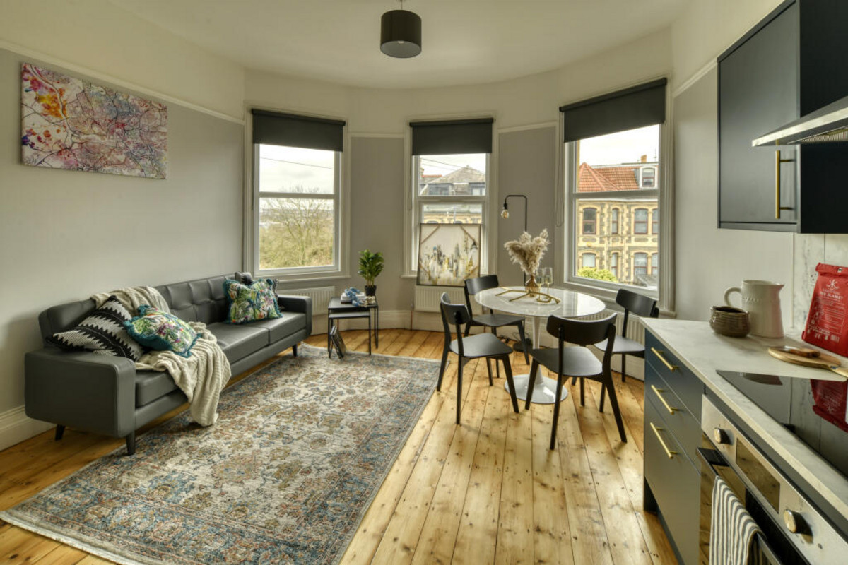 4 bedroom Apartment To Let