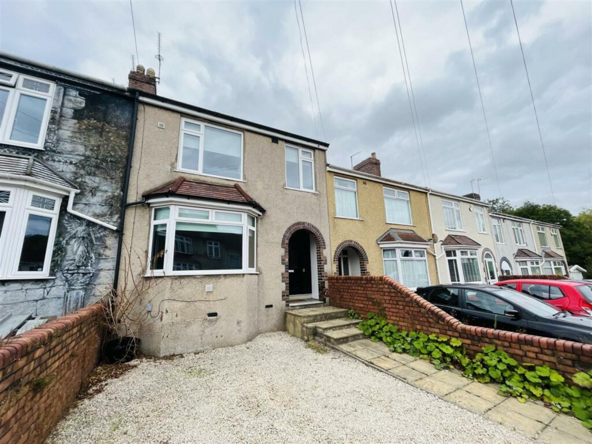 4 bedroom Terraced House To Let