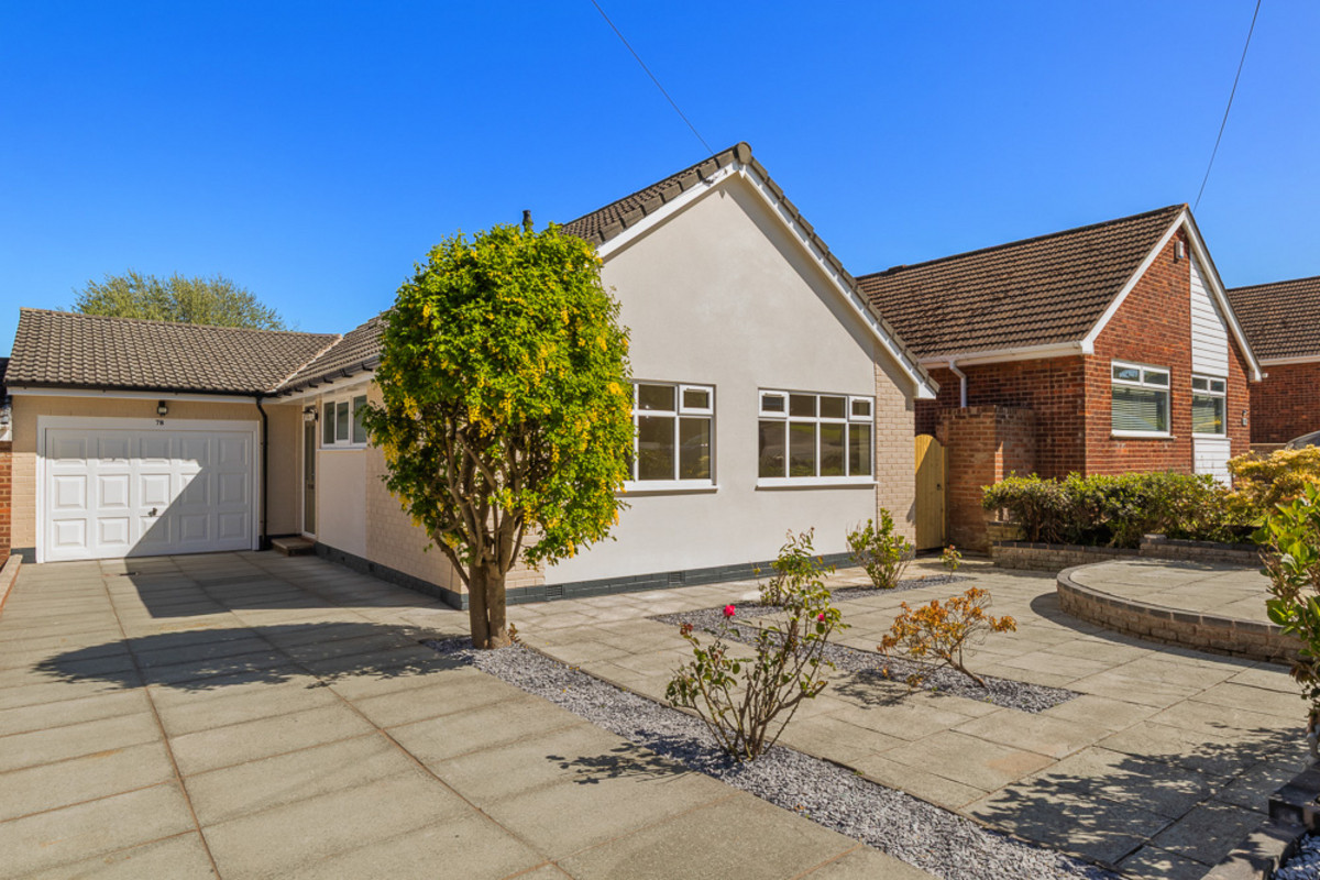 2 bedroom Detached house For Sale