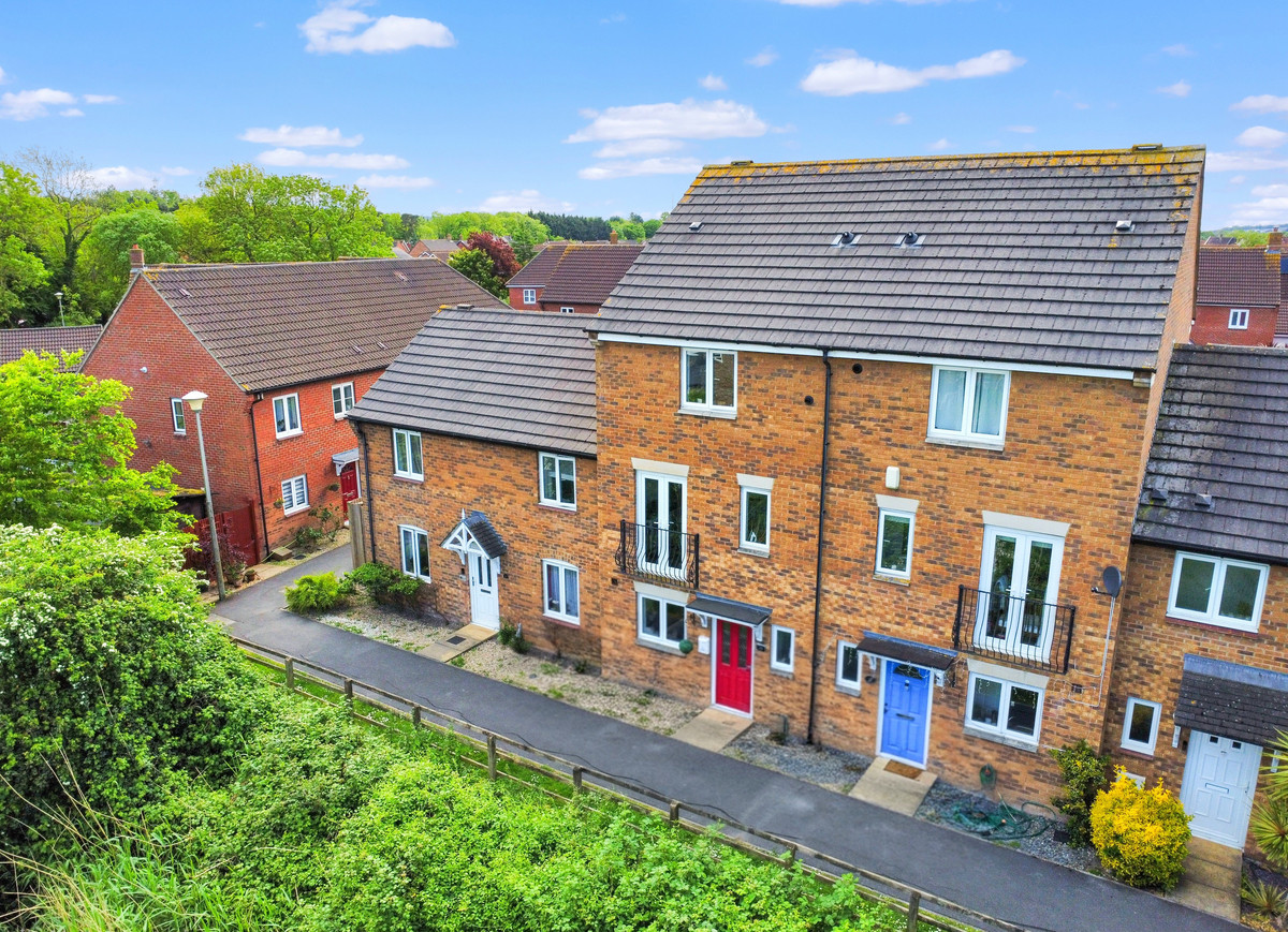 4 bedroom Town house For Sale