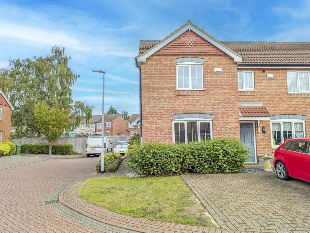 2 bedroom Semi-detached house Let