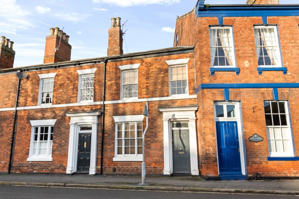 3 bedroom Terraced House Under Offer