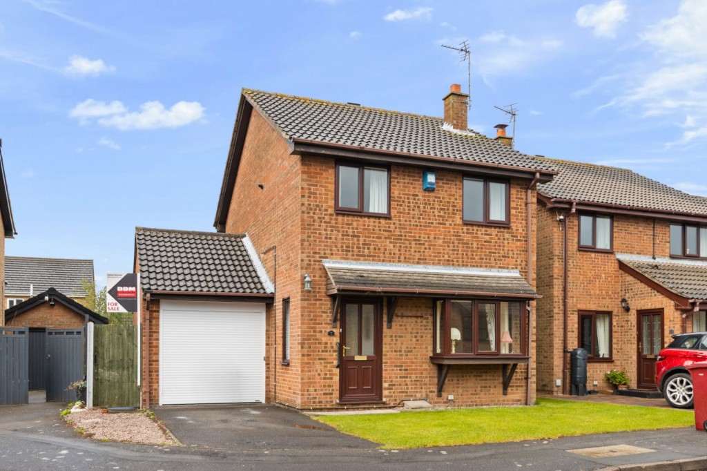 3 bedroom Detached house For Sale