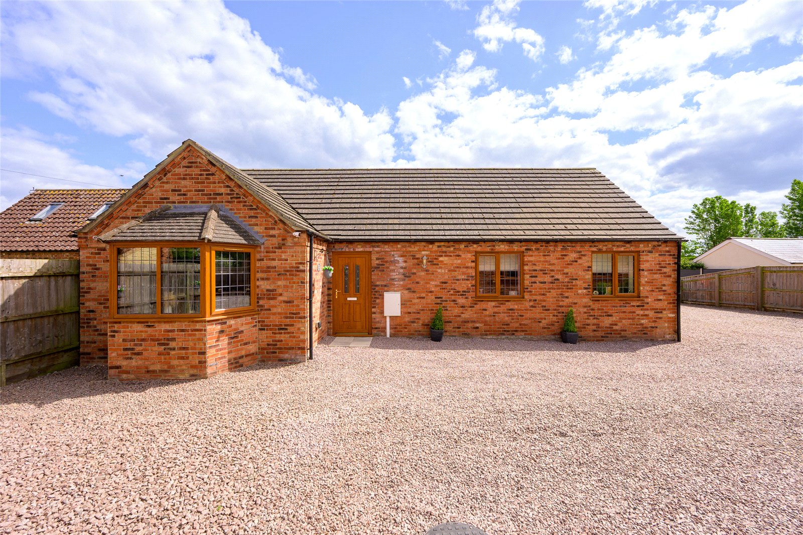 3 bedroom Detached house Under Offer