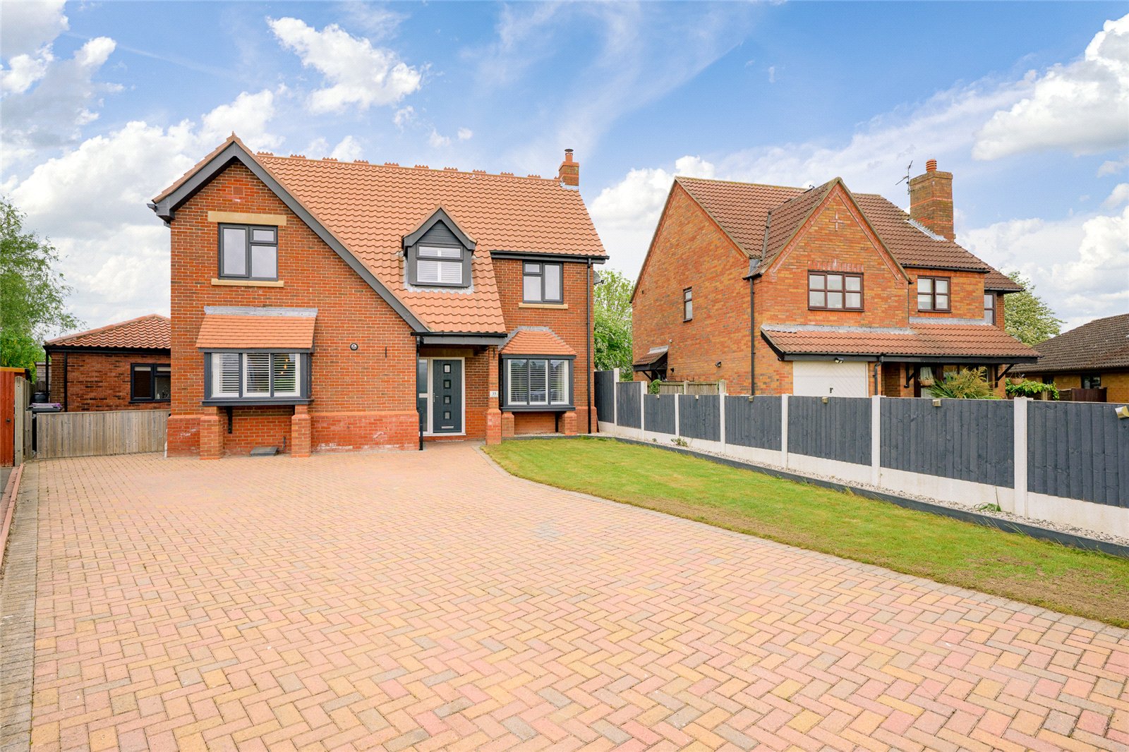 4 bedroom Detached house Under Offer