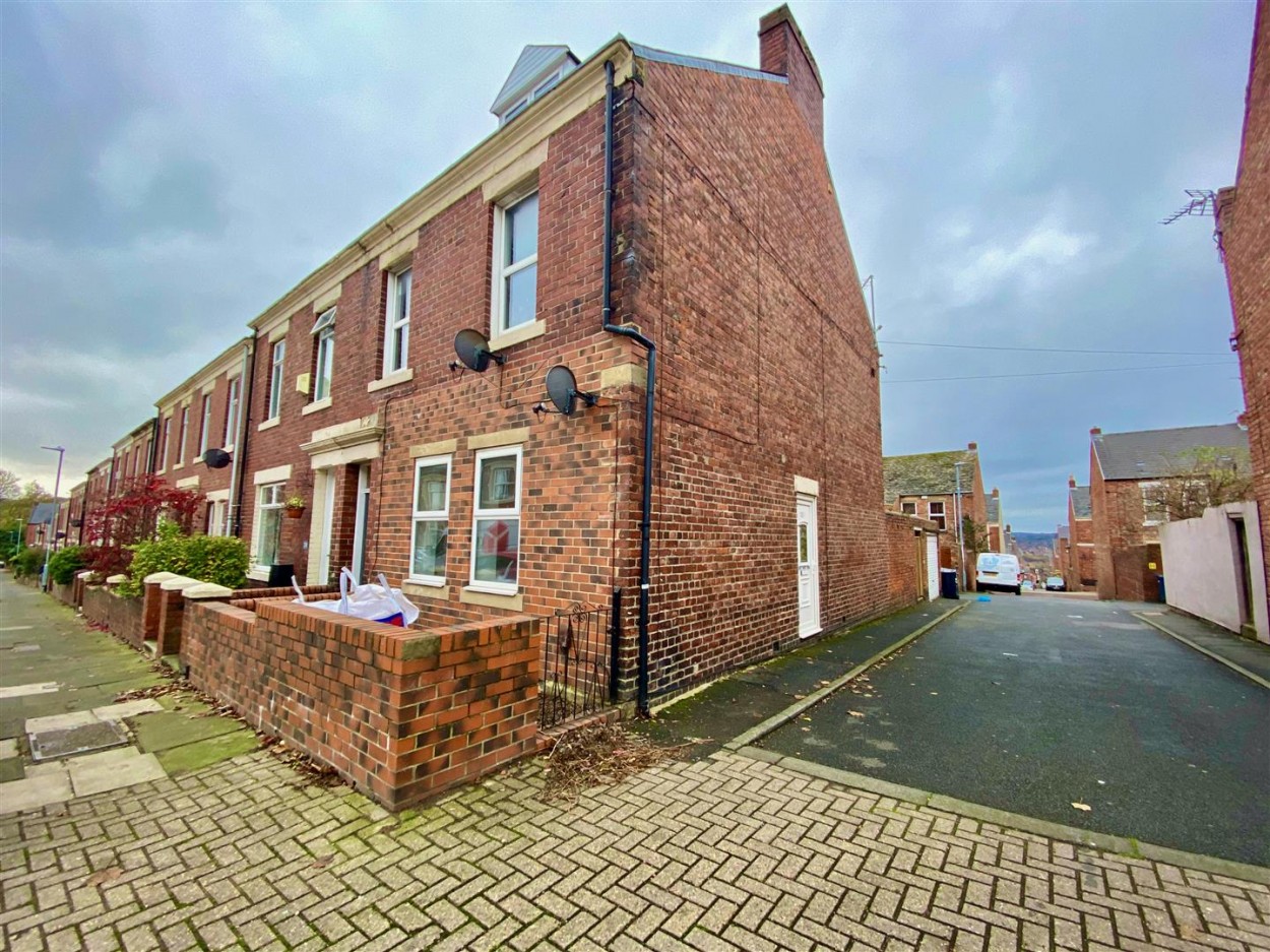 2 bedroom Flat To Let