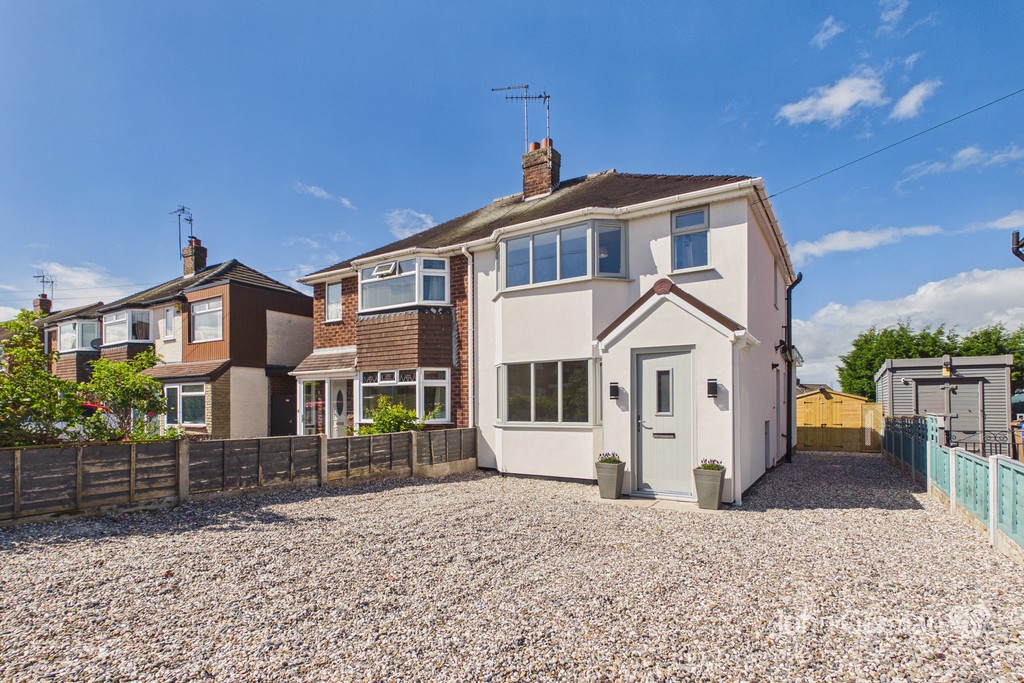 2 bedroom Semi-detached house For Sale