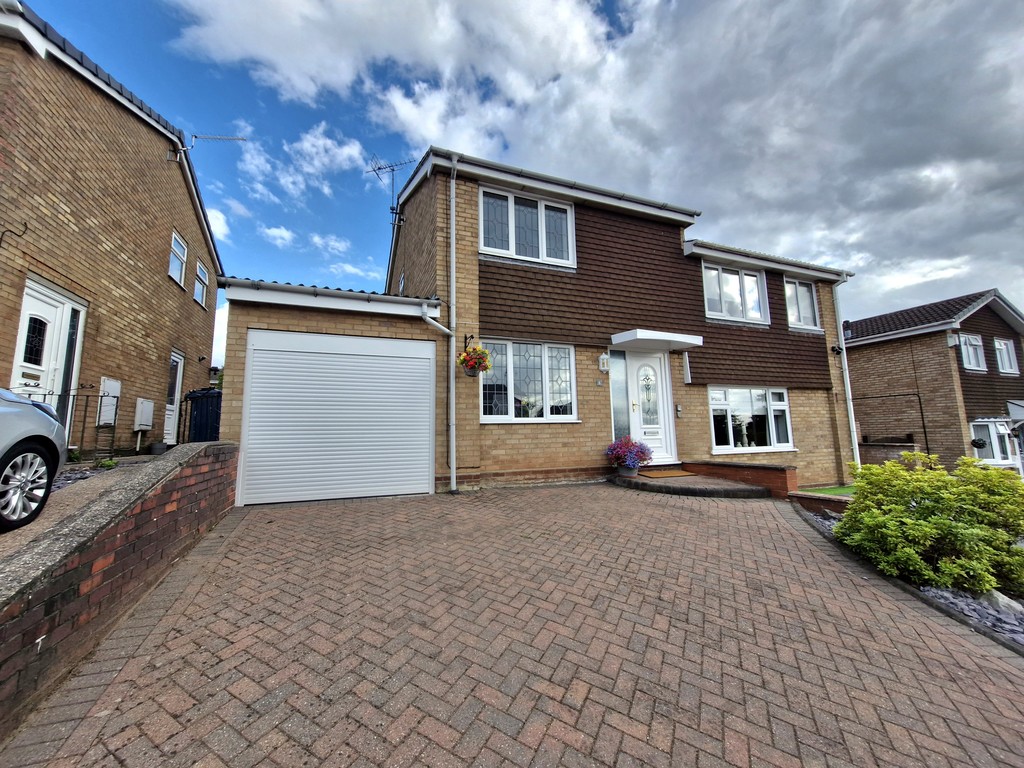 3 bedroom Semi-detached house To Let