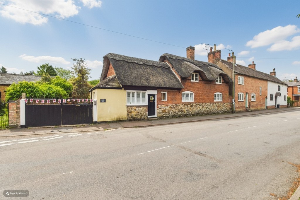5 bedroom Property For Sale