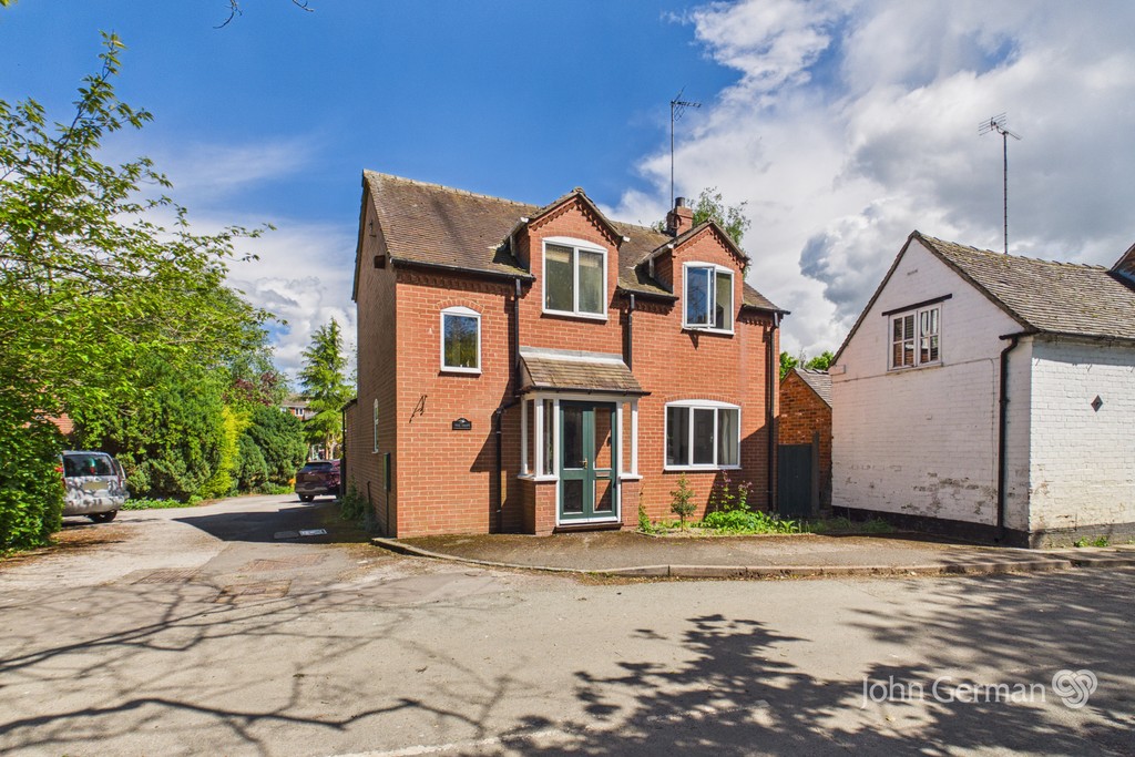 3 bedroom Detached house For Sale