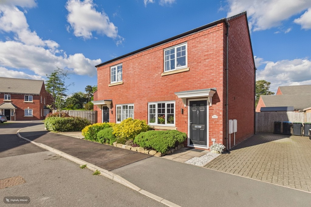 2 bedroom Semi-detached house For Sale