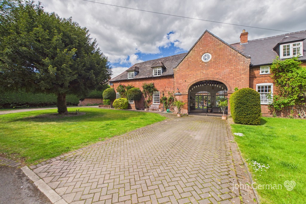 4 bedroom Property For Sale