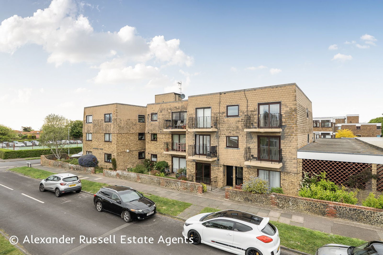 1 bedroom Flat For Sale
