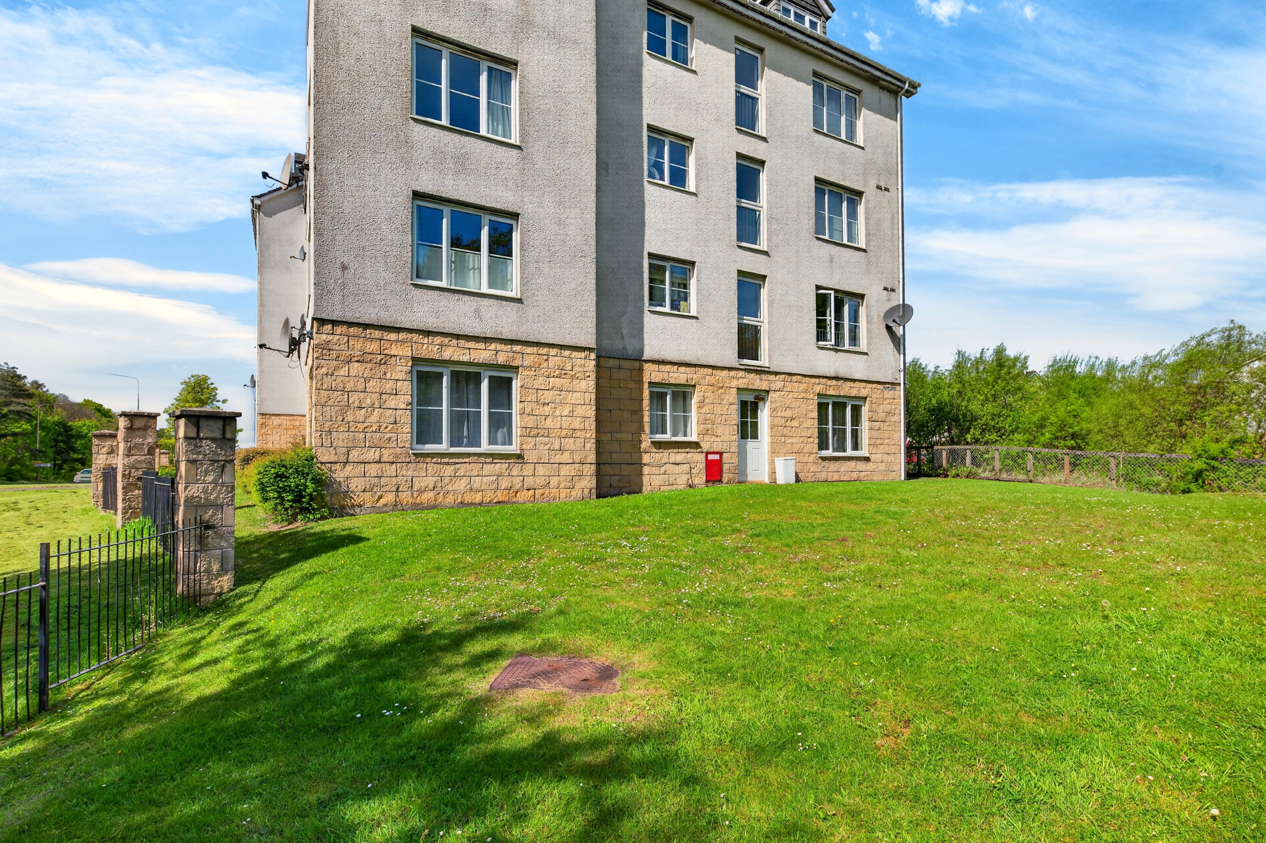 2 bedroom Flat Under Offer
