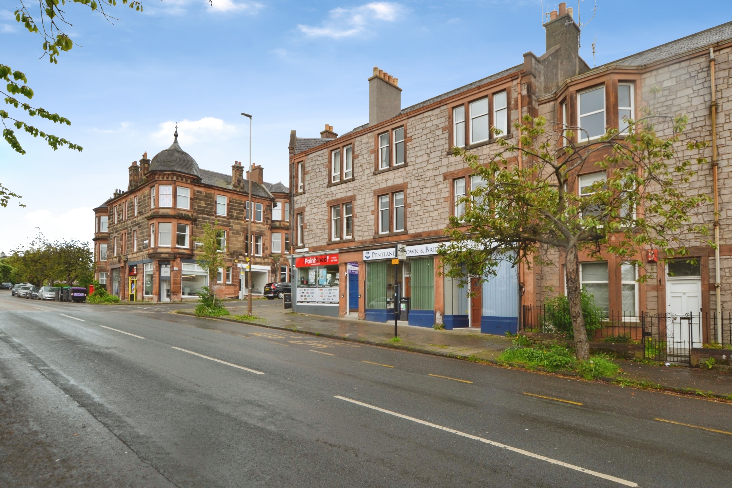 3 bedroom Flat To Let