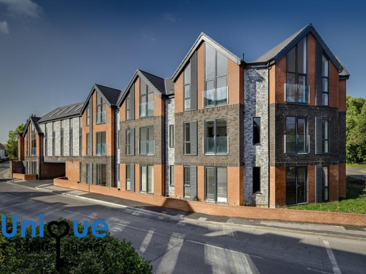 2 bedroom Flat share To Let