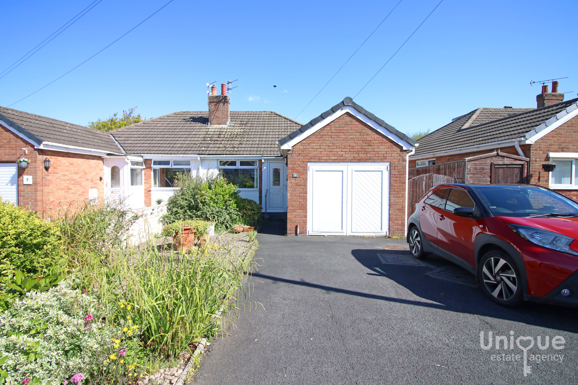 2 bedroom Detached bungalow For Sale