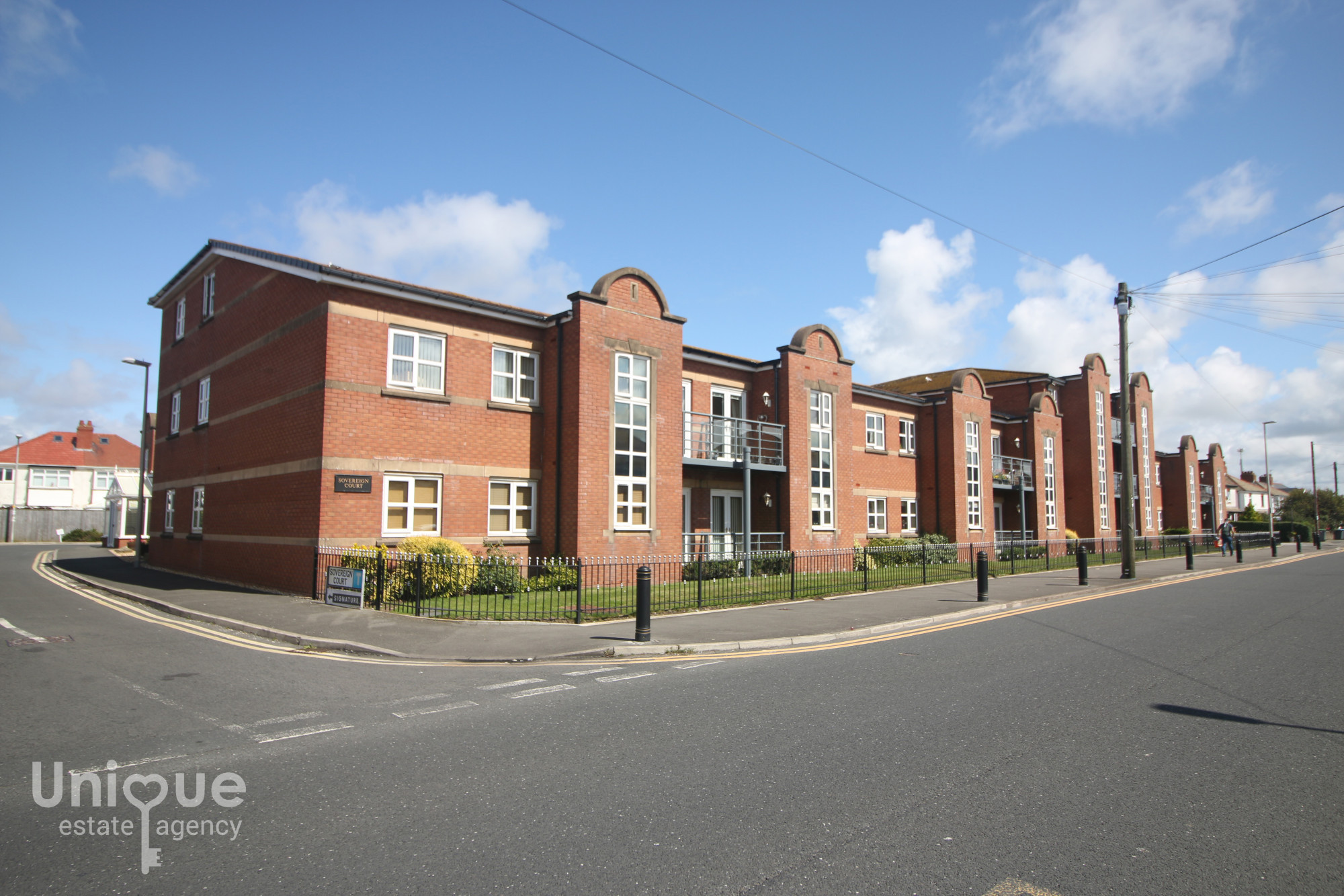 1 bedroom Block of Apartments For Sale