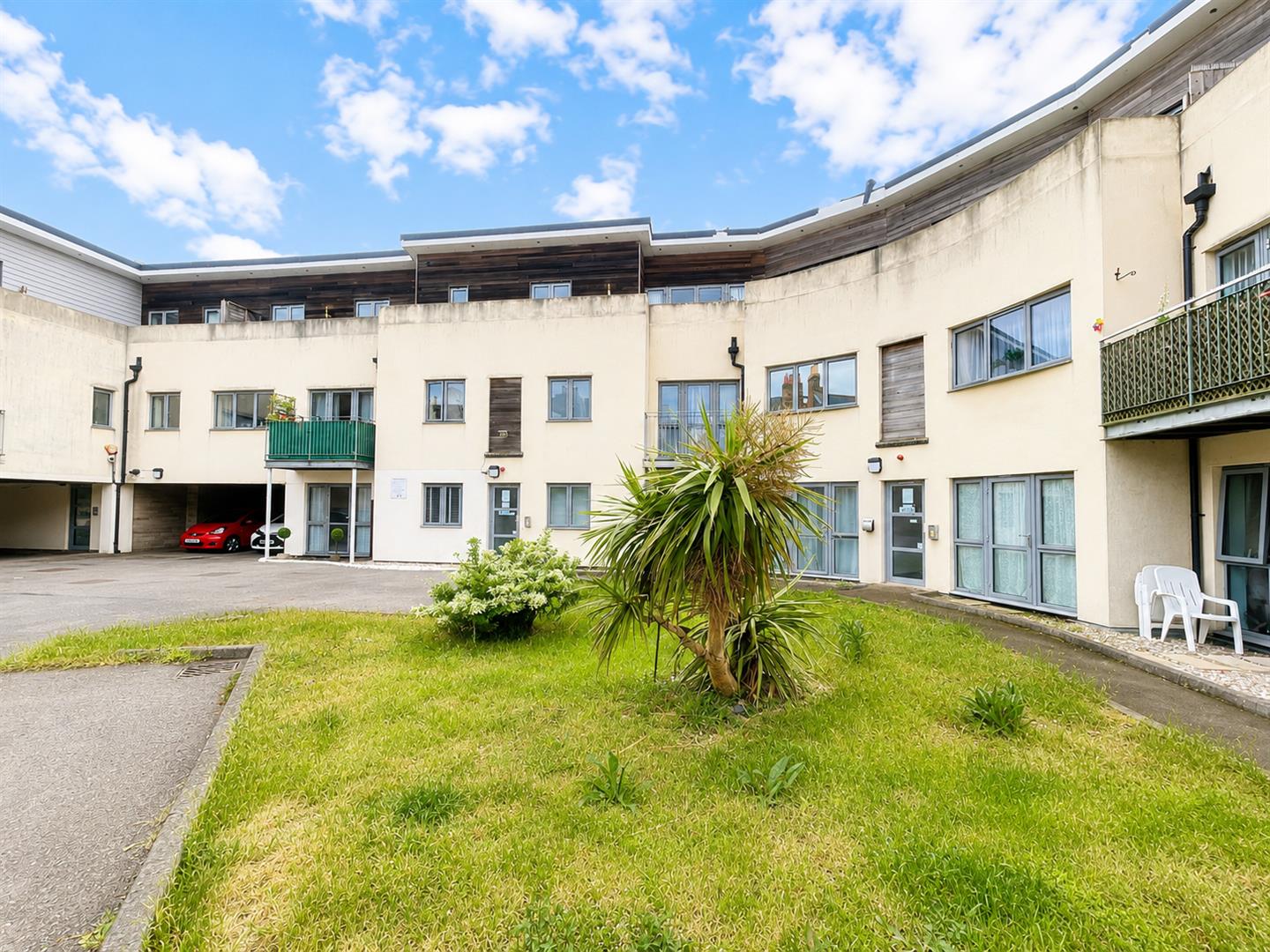 1 bedroom Apartment For Sale