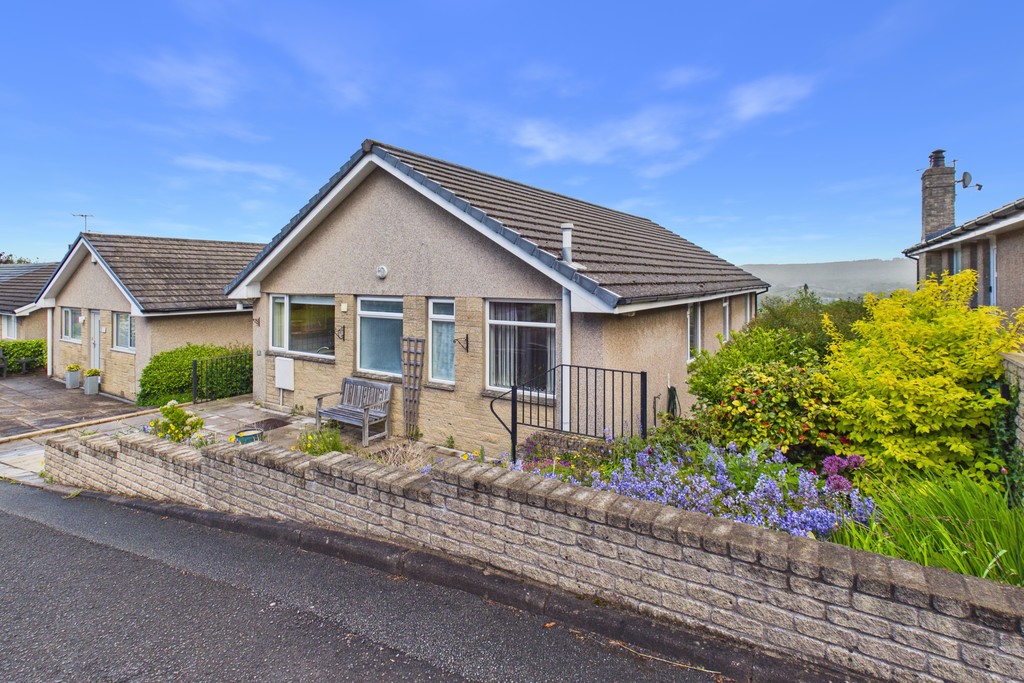 2 bedroom Link detached house For Sale