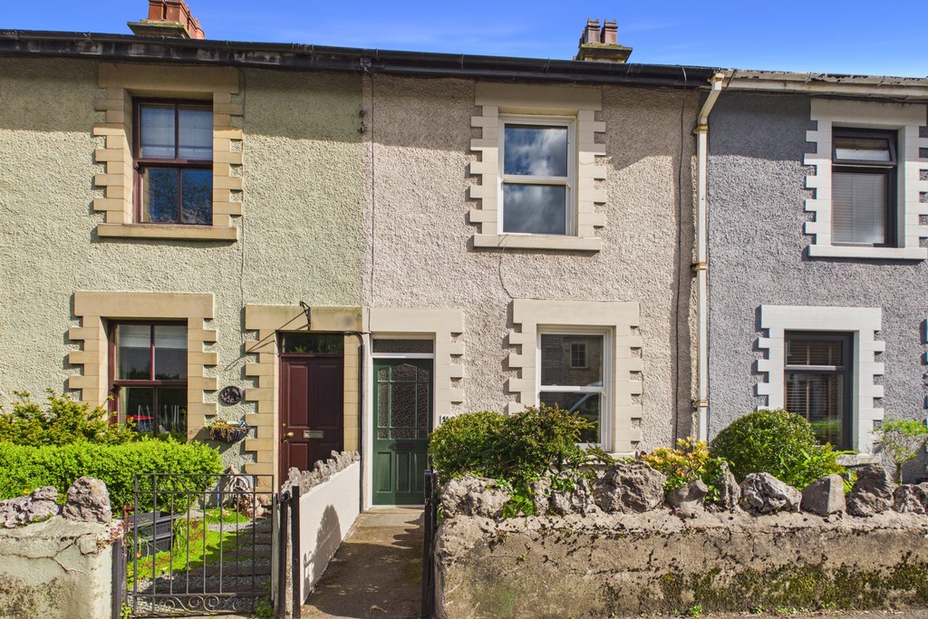 2 bedroom Terraced House To Let