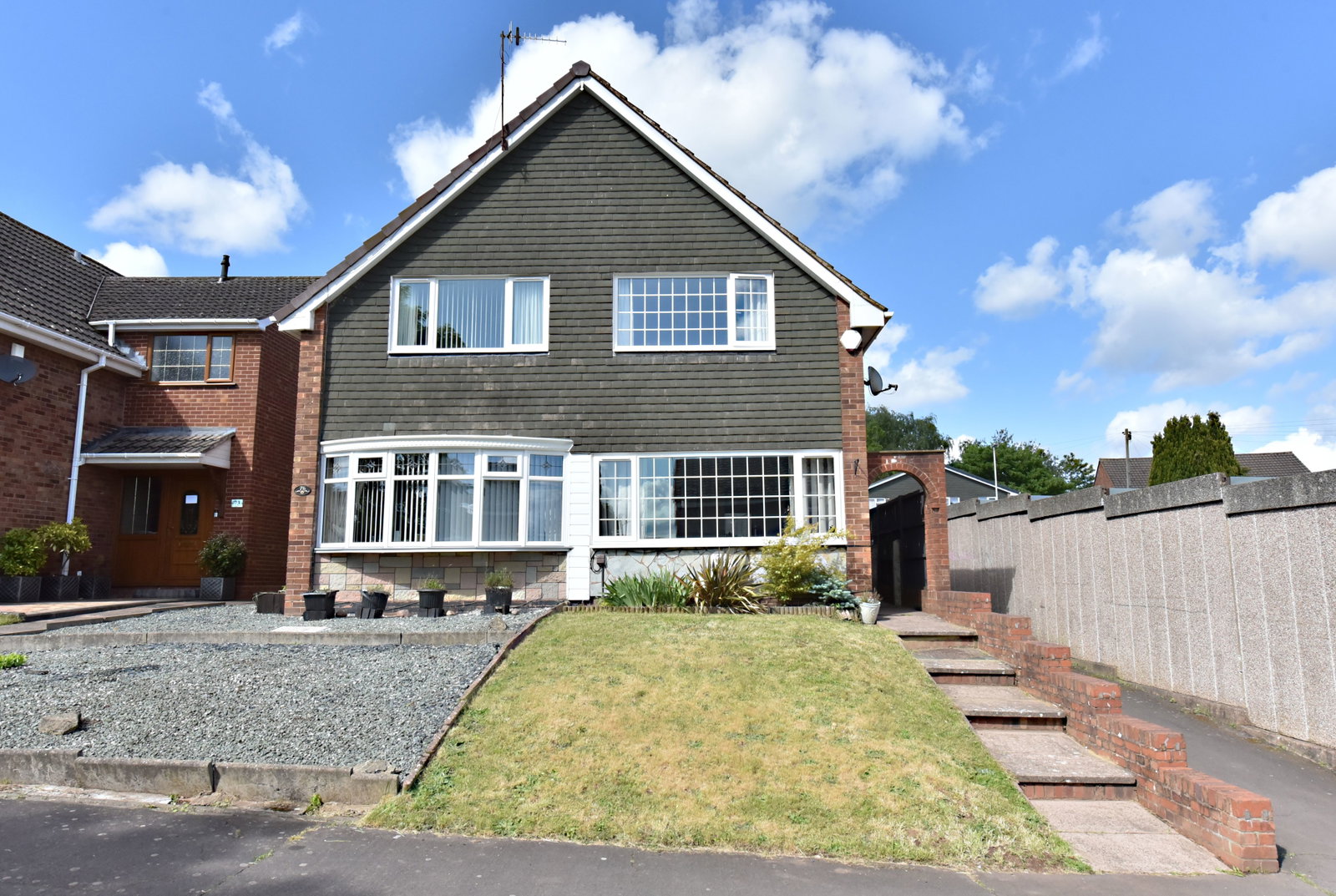 2 bedroom Semi-detached house For Sale